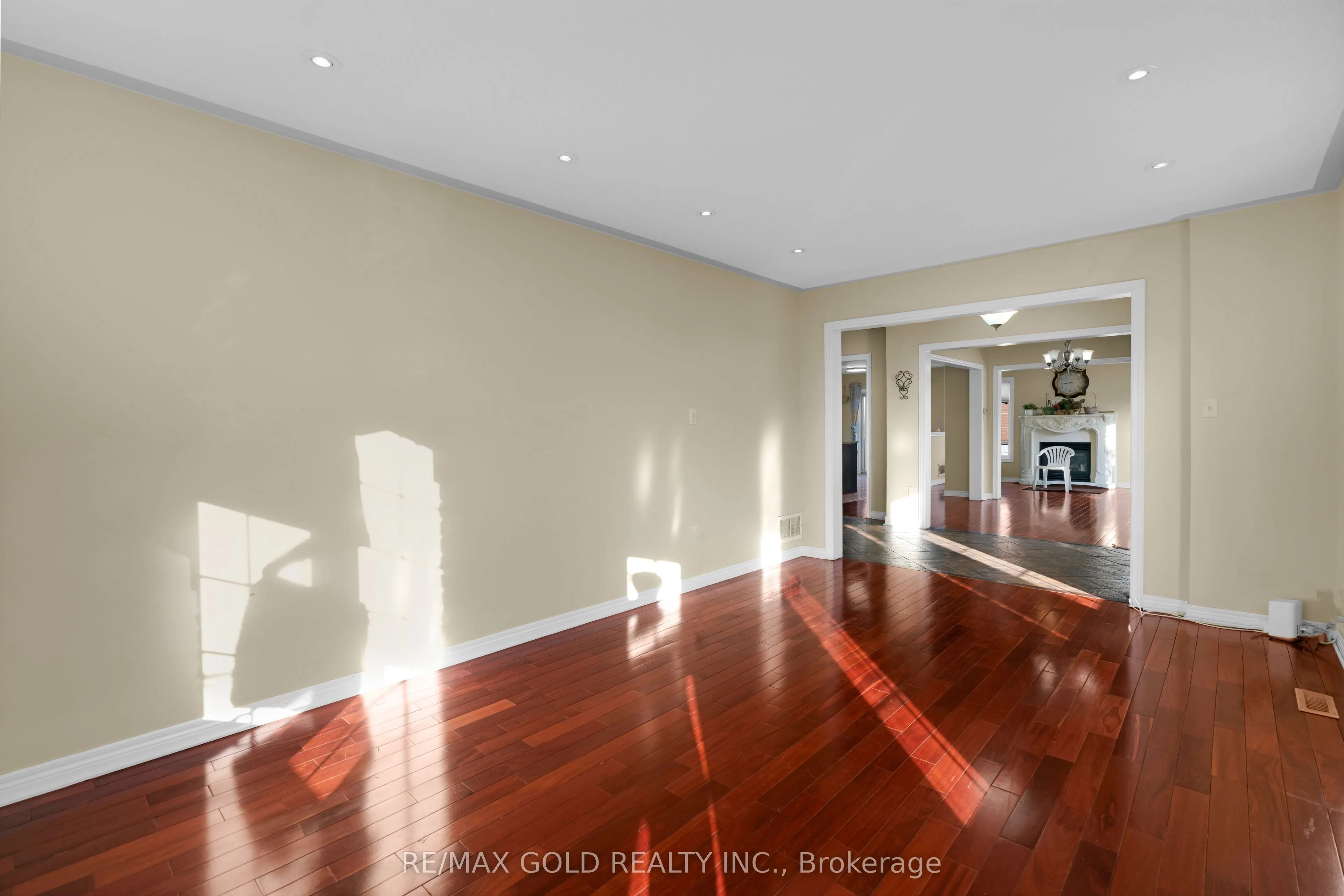 41 Fallstar Crescent