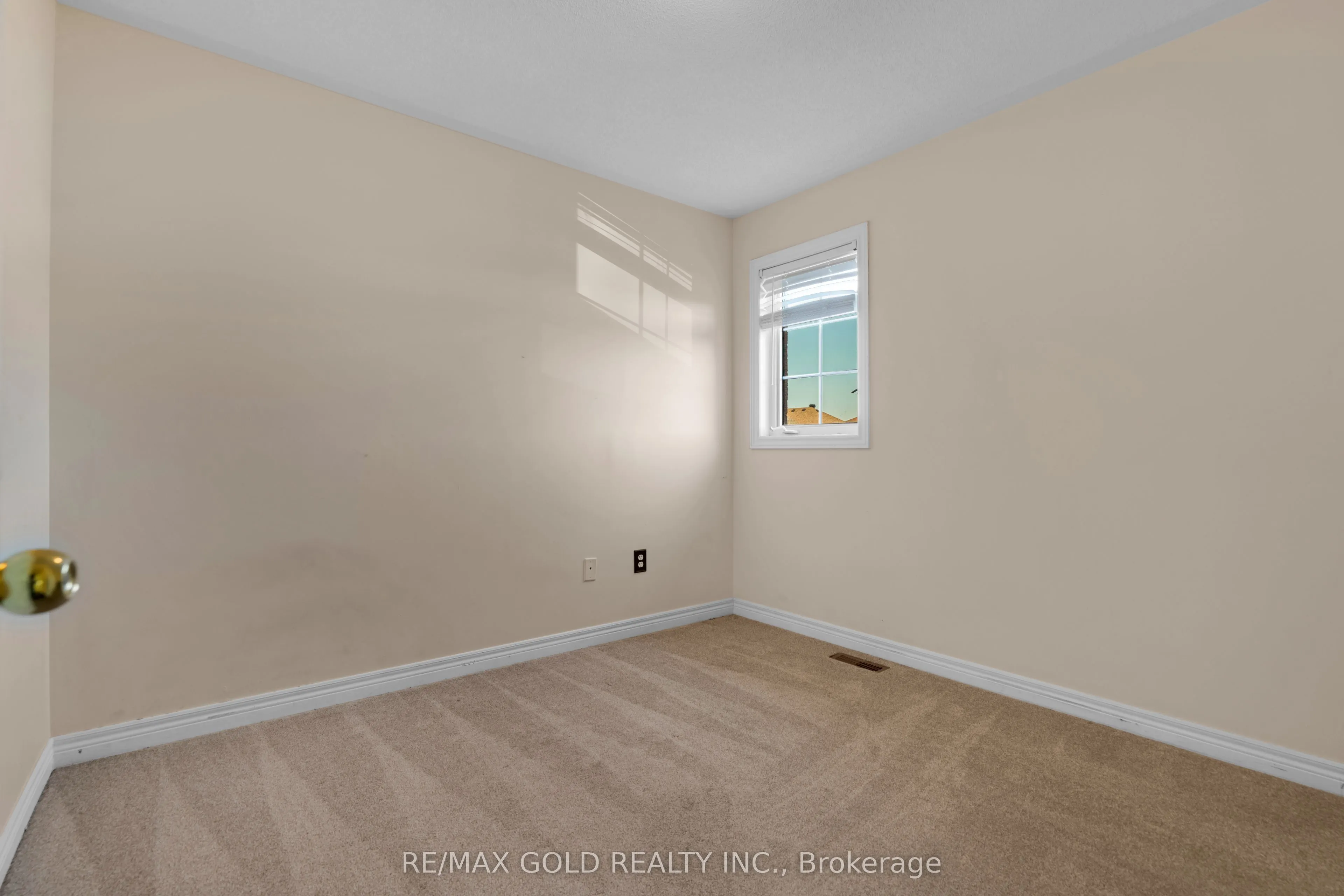 41 Fallstar Crescent