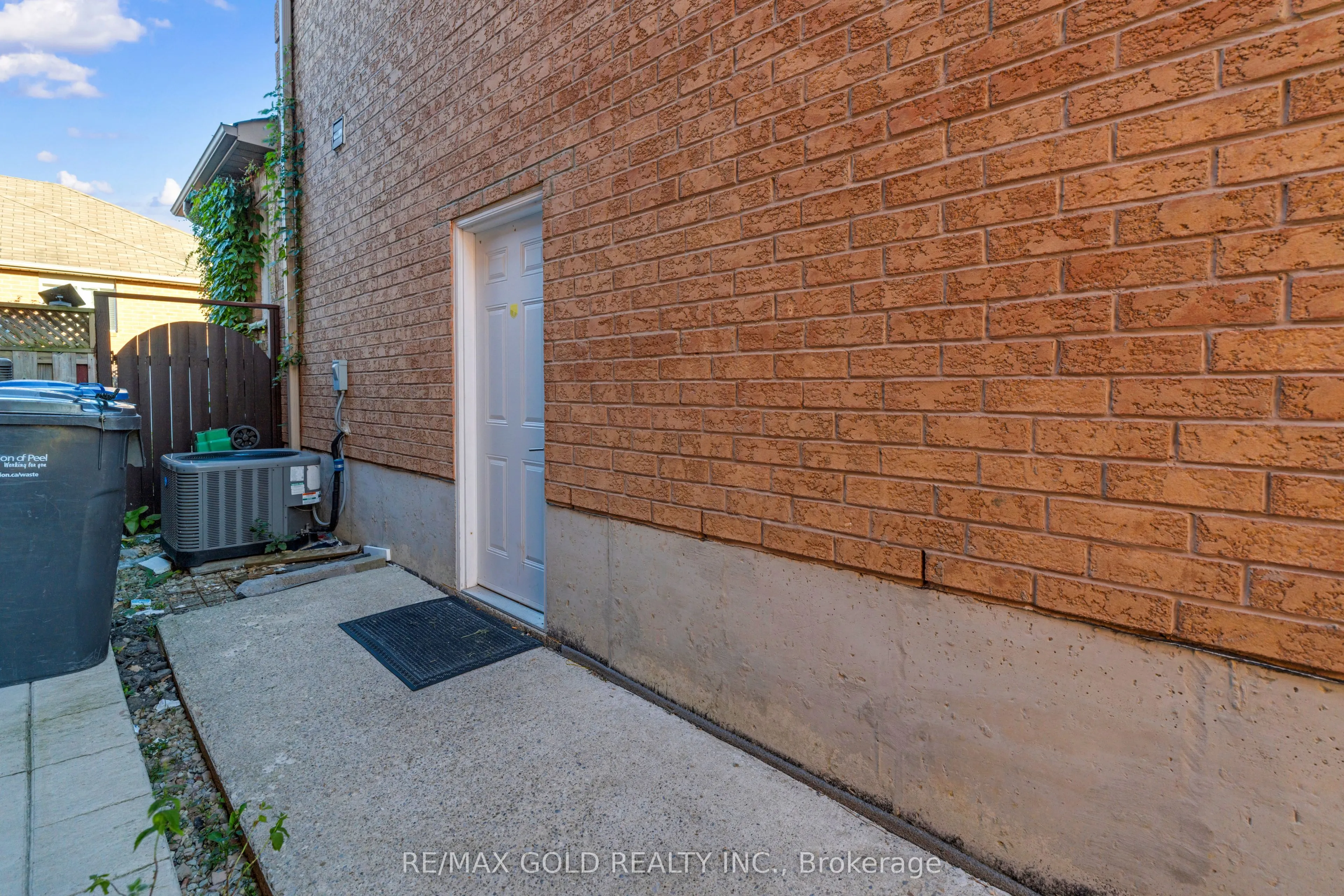 41 Fallstar Crescent