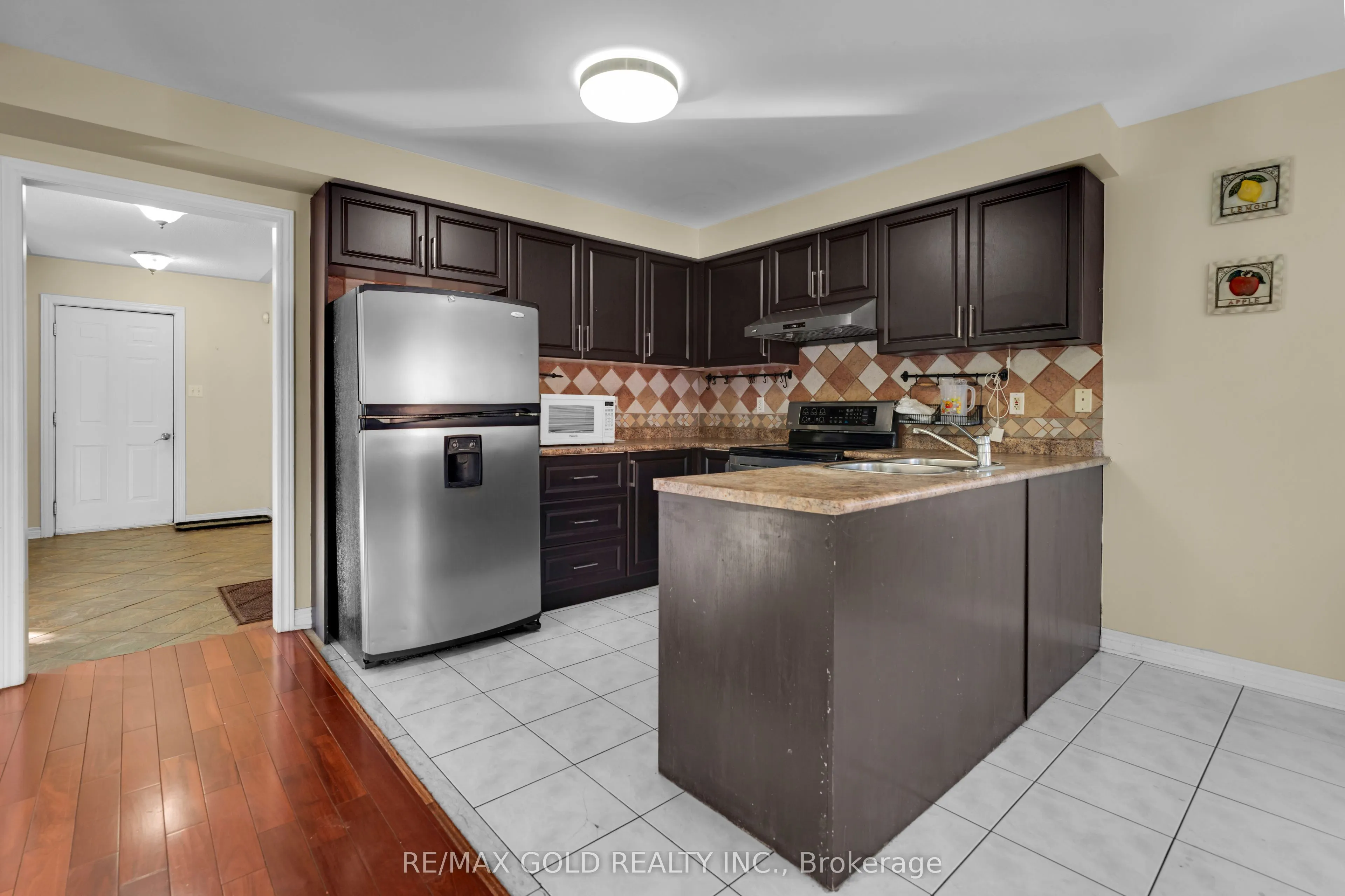 41 Fallstar Crescent