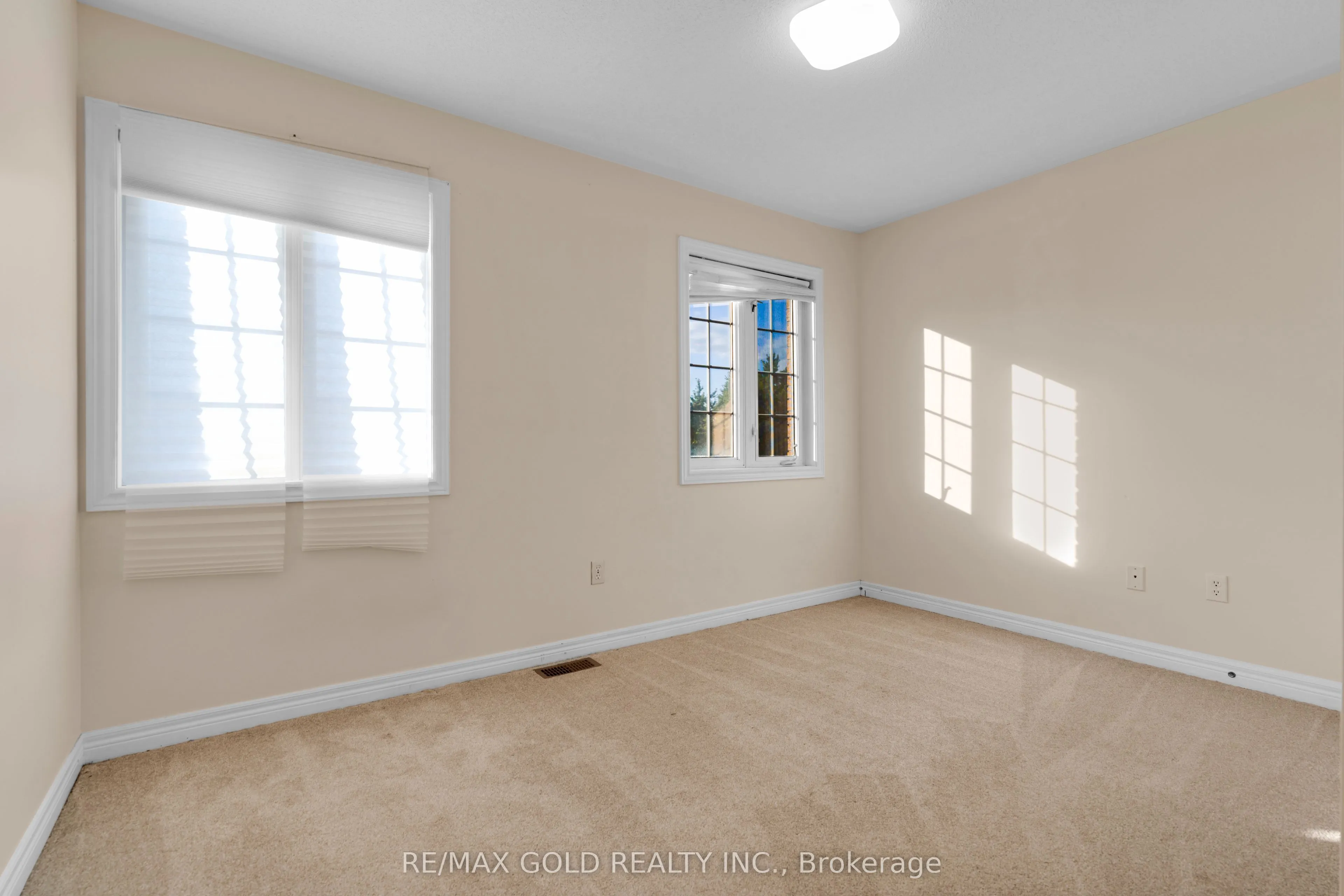 41 Fallstar Crescent