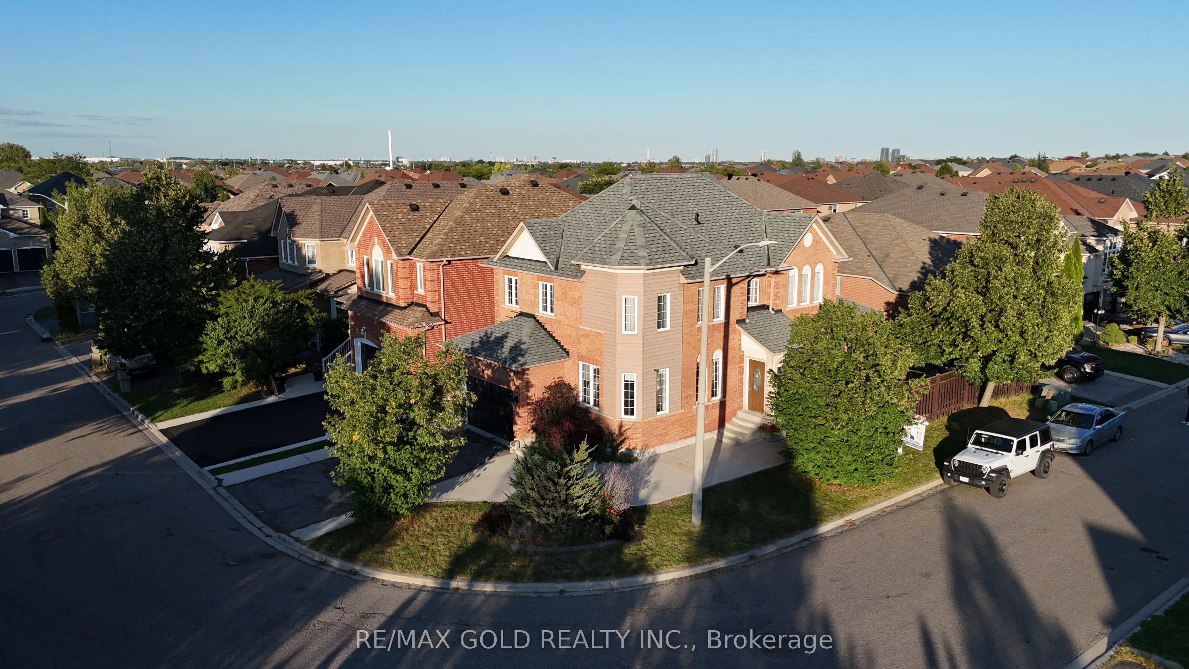 41 Fallstar Crescent
