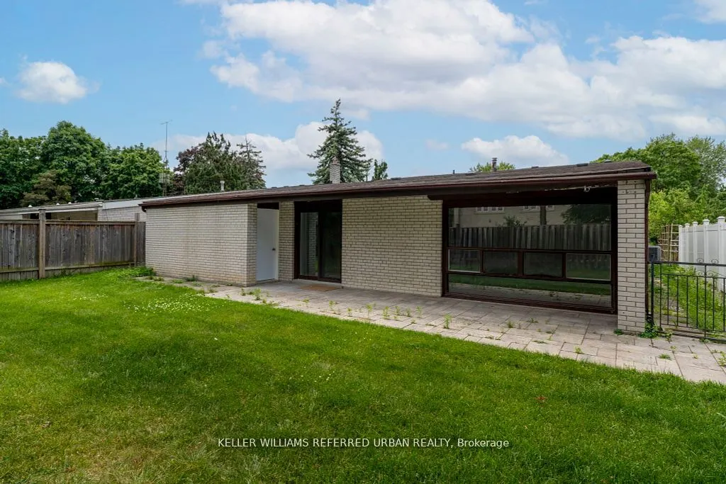 52 Masseygrove Crescent