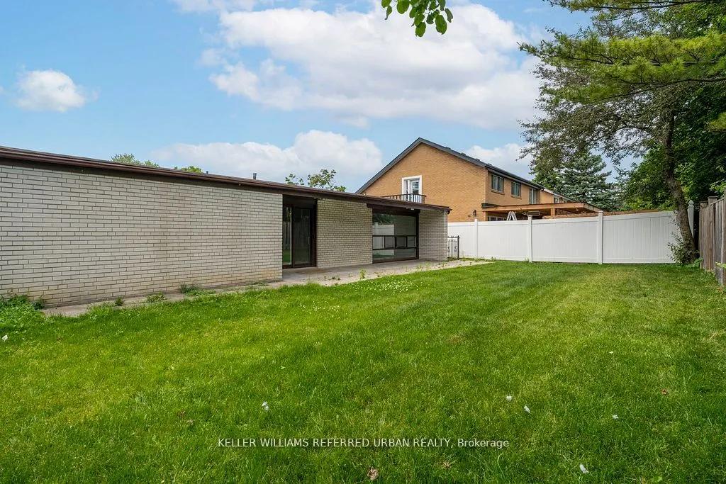 52 Masseygrove Crescent