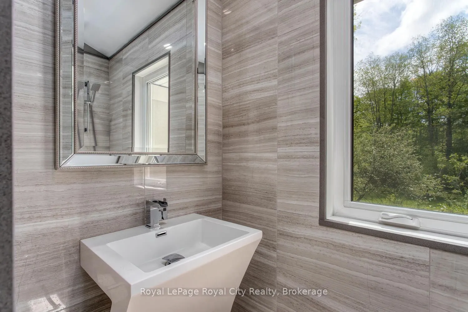 1158 Conservation Road E