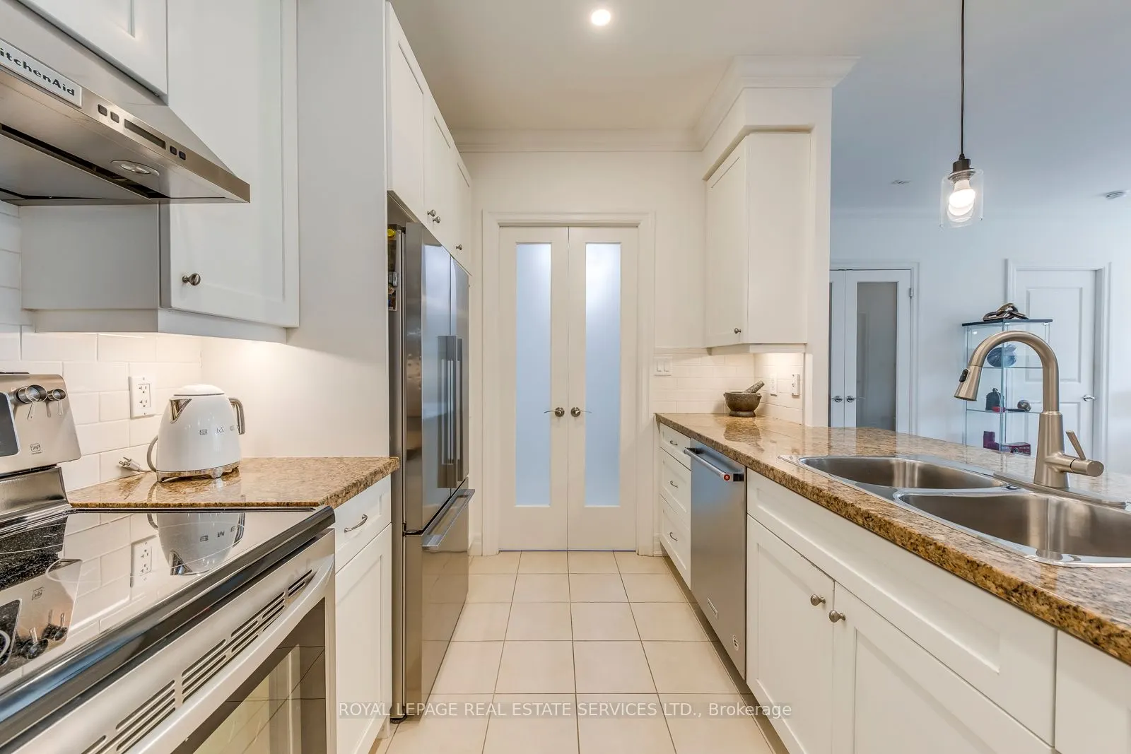 2855 Bloor Street W, #305