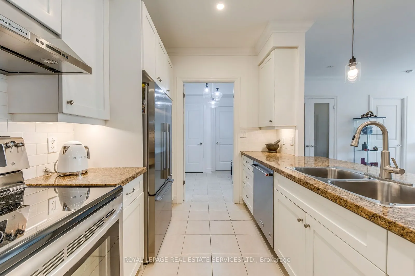 2855 Bloor Street W, #305