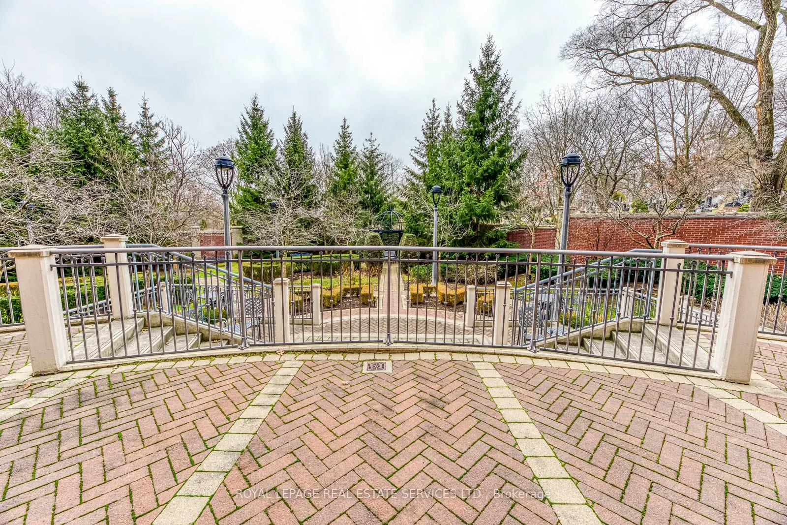 2855 Bloor Street W, #305