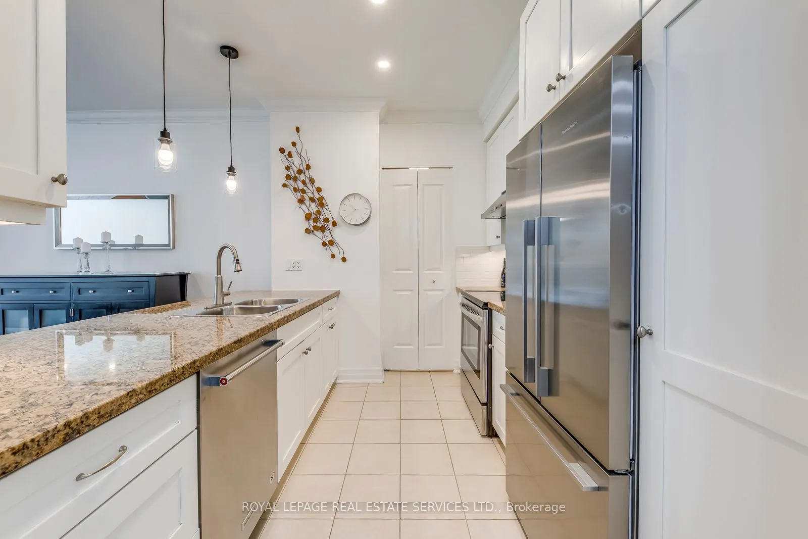 2855 Bloor Street W, #305