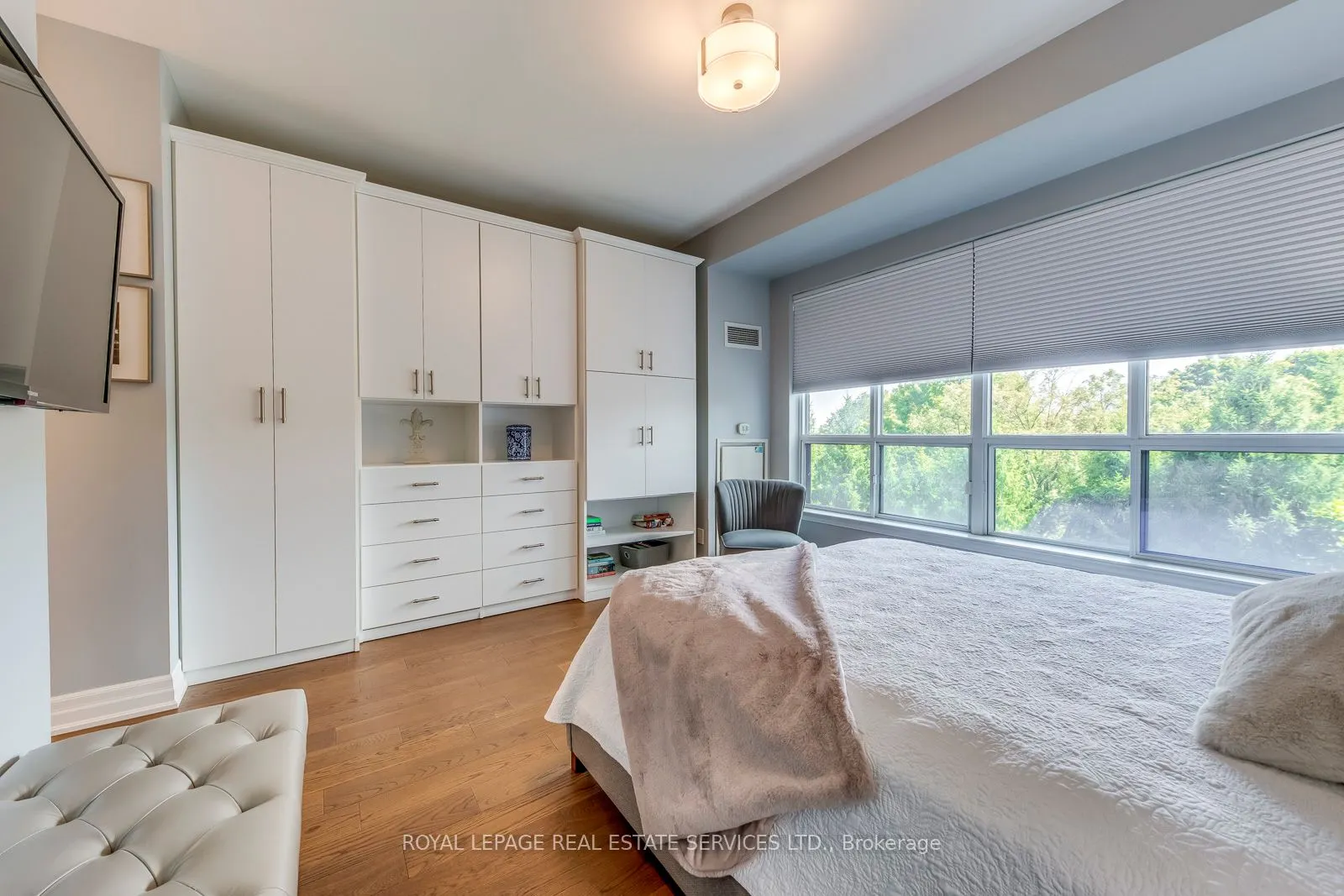 2855 Bloor Street W, #305