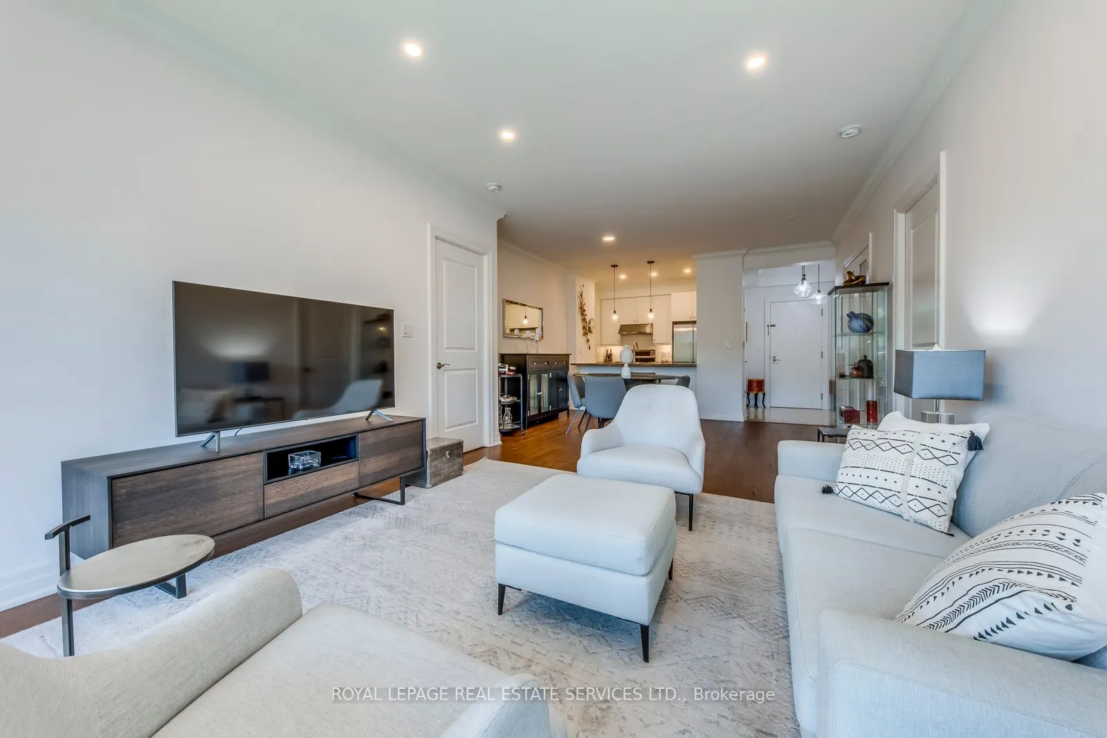 2855 Bloor Street W, #305