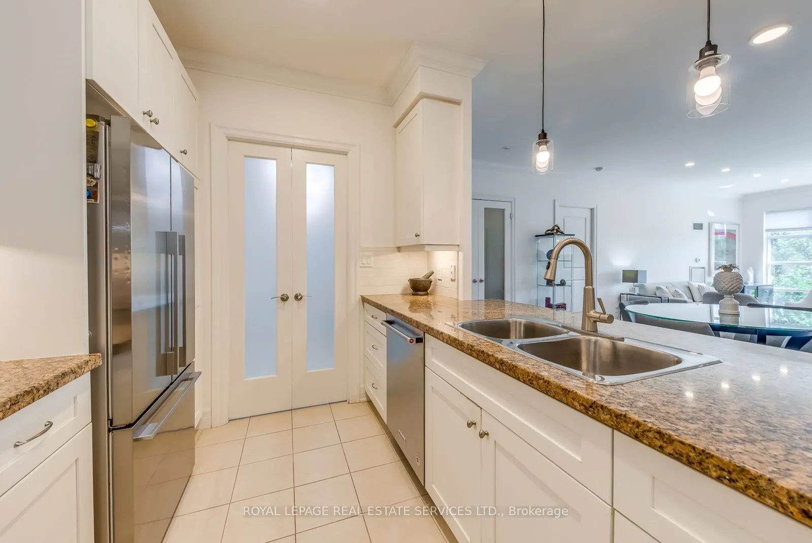 2855 Bloor Street W, #305