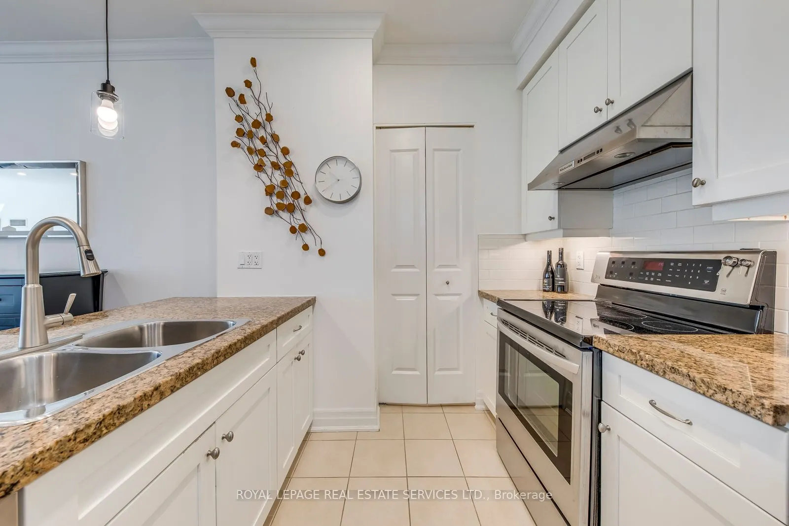 2855 Bloor Street W, #305