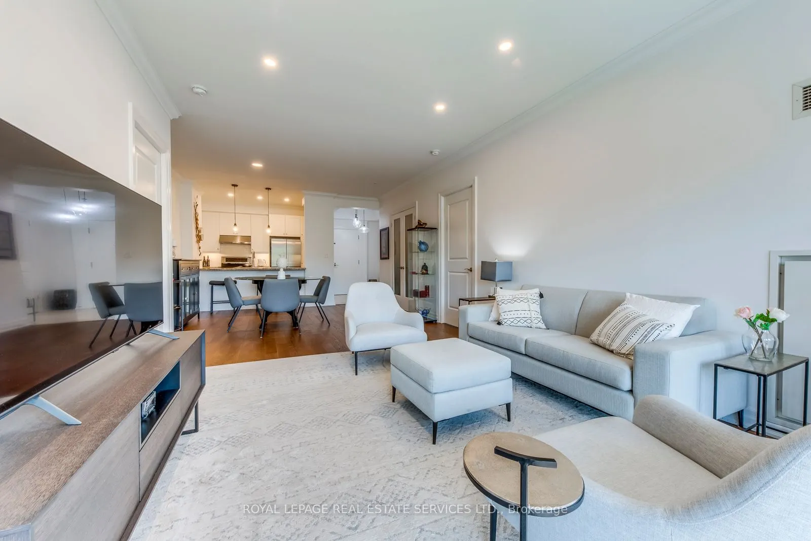 2855 Bloor Street W, #305
