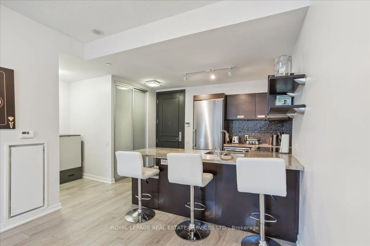88 Park Lawn Road, #209