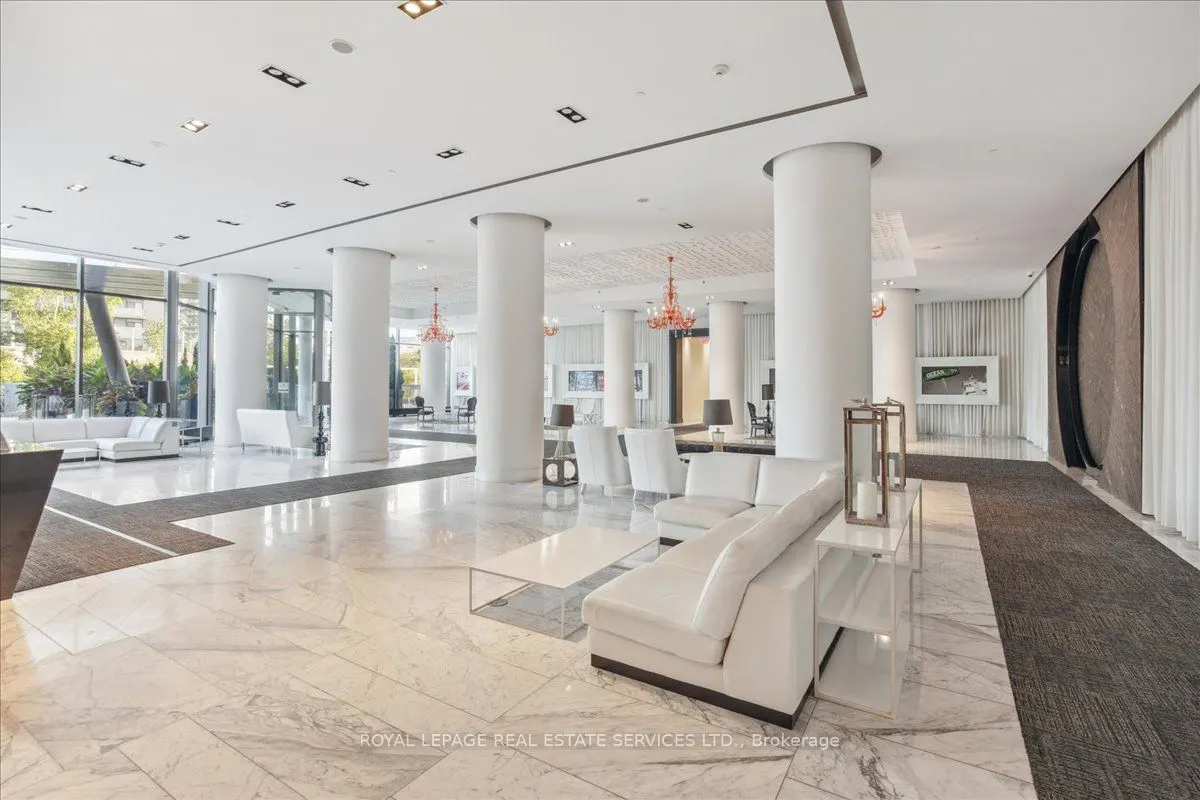 88 Park Lawn Road, #209
