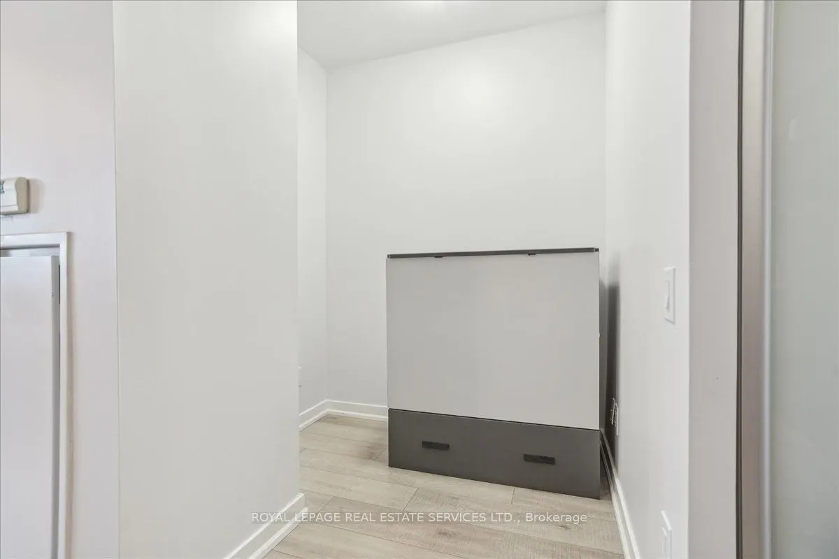 88 Park Lawn Road, #209