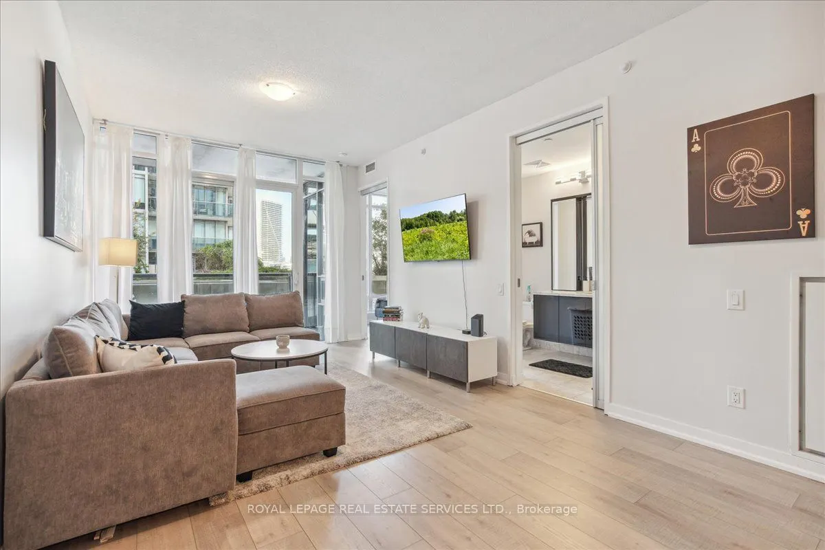 88 Park Lawn Road, #209