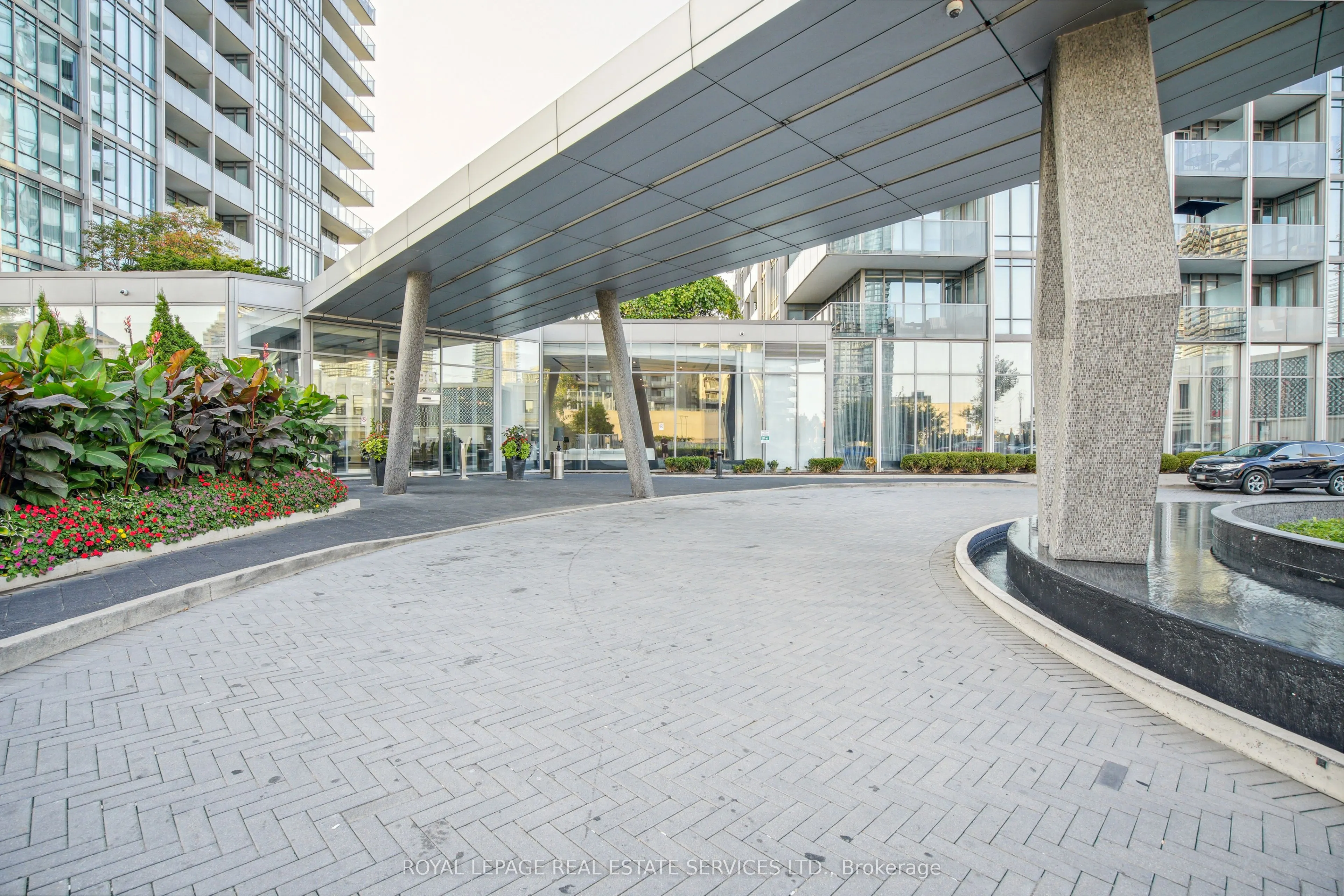 88 Park Lawn Road, #209