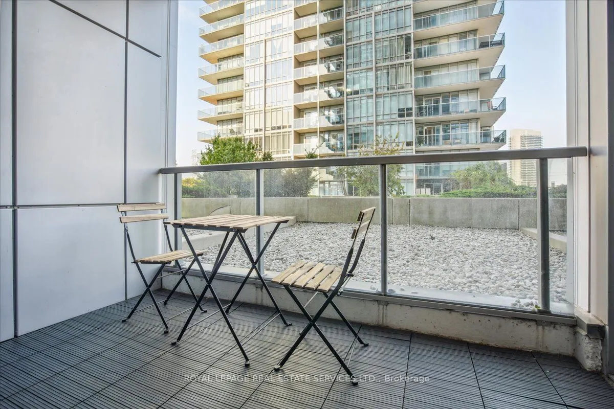 88 Park Lawn Road, #209