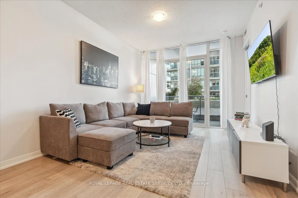 88 Park Lawn Road, #209