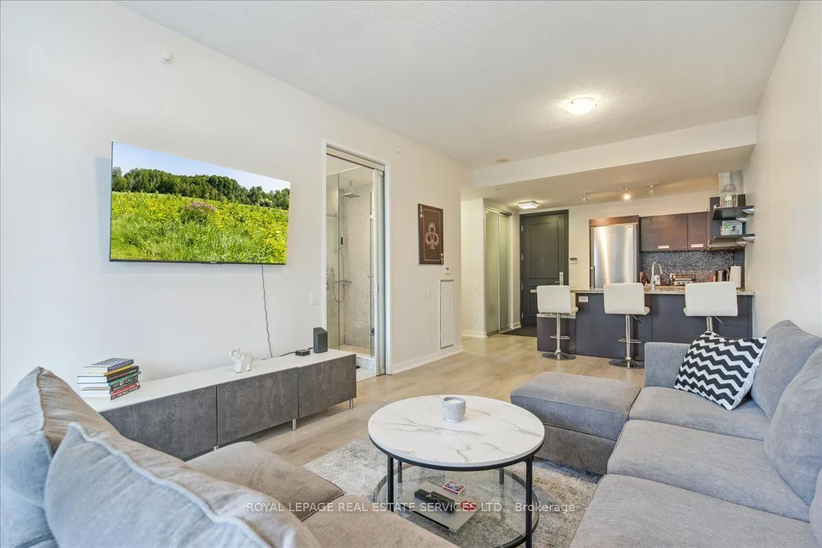 88 Park Lawn Road, #209