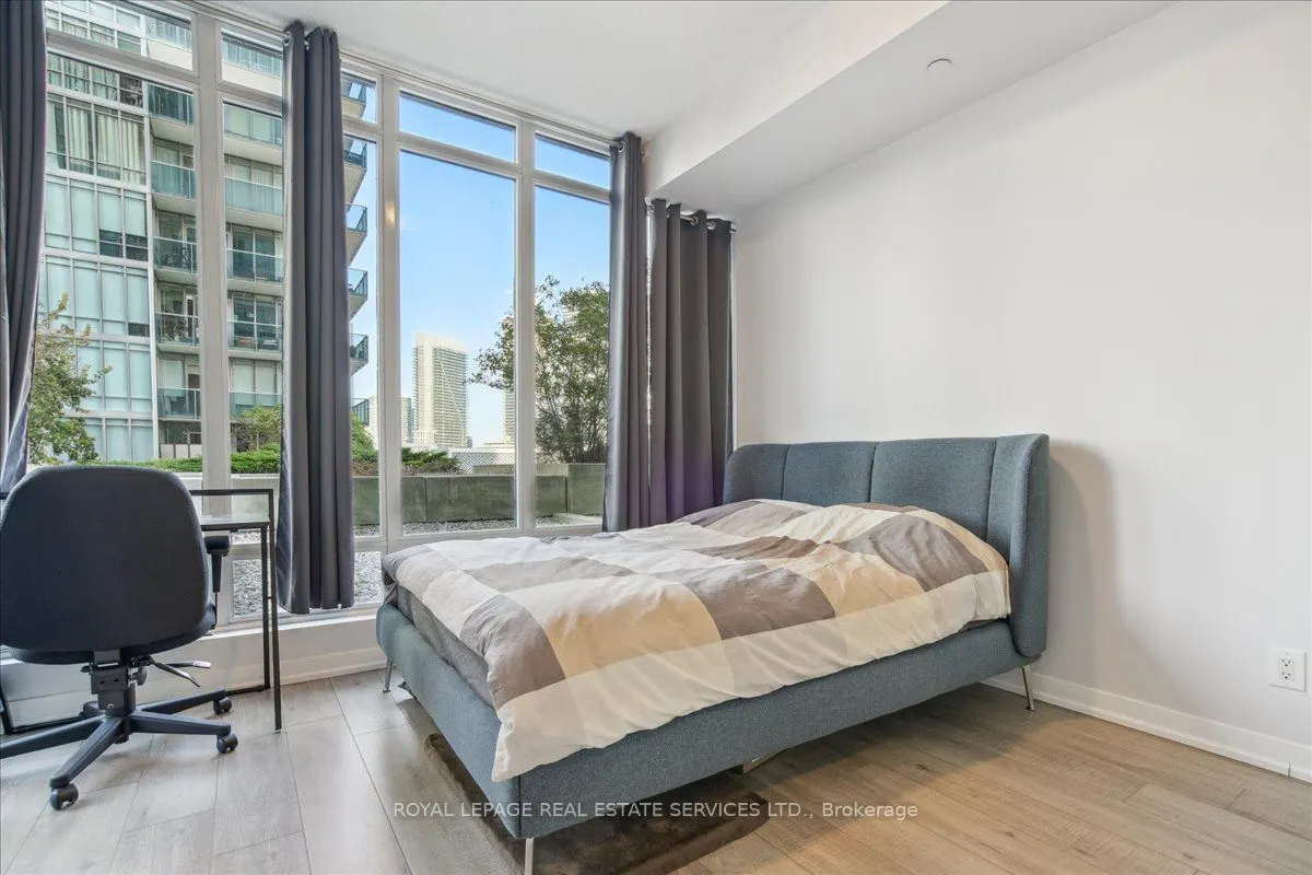 88 Park Lawn Road, #209