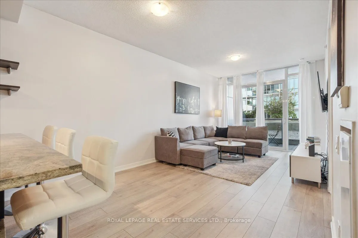 88 Park Lawn Road, #209