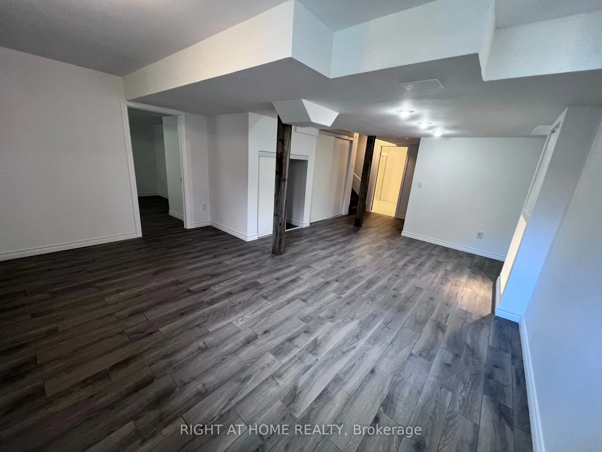 1352 Goldhawk Trail
