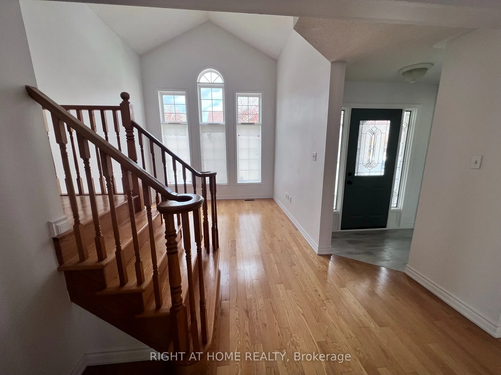 1352 Goldhawk Trail