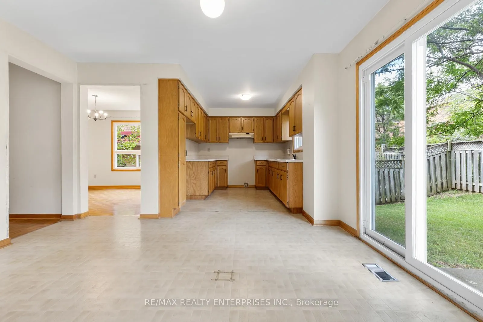 2941 Caradoc Lane