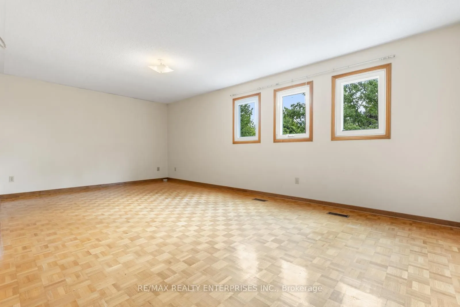 2941 Caradoc Lane