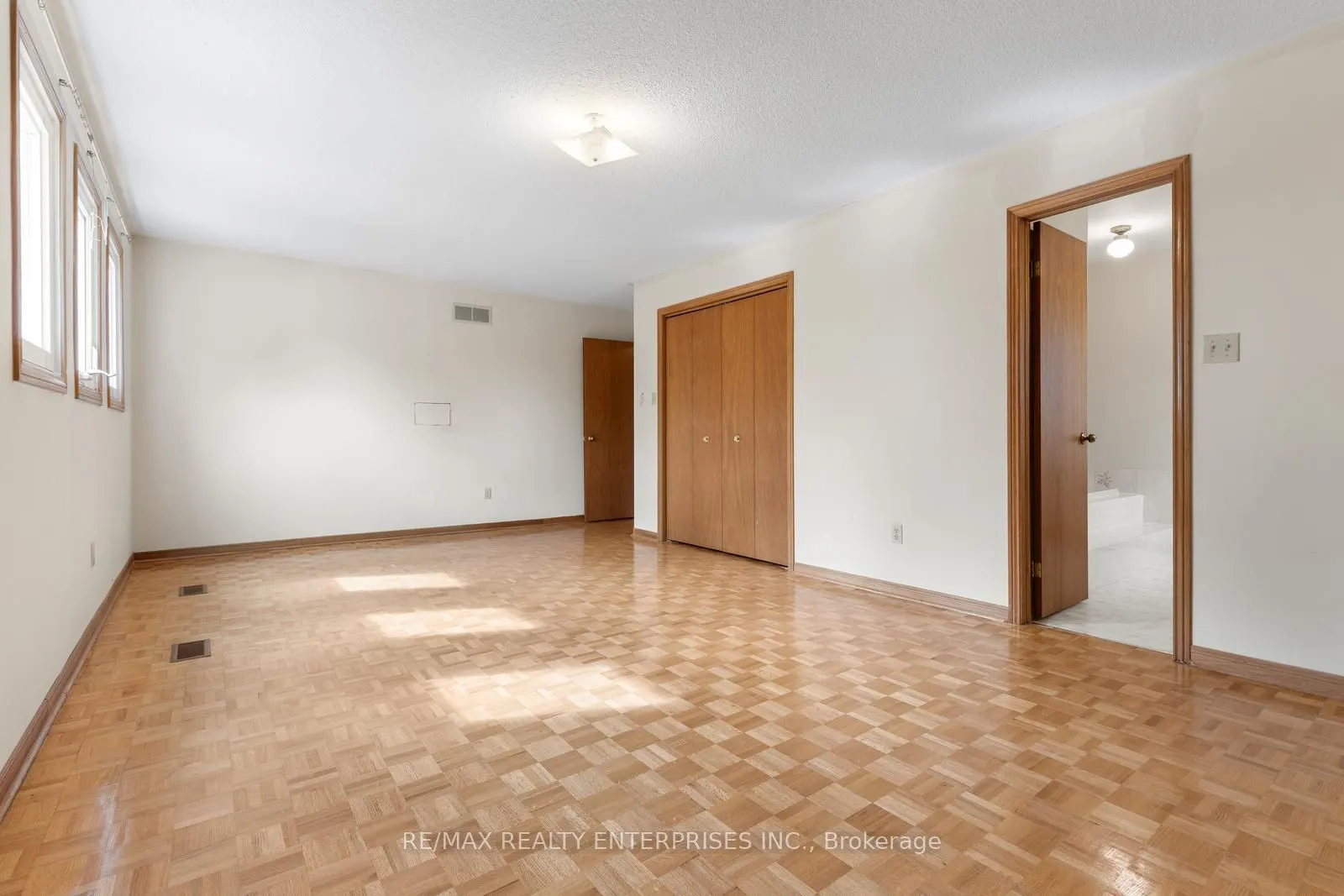 2941 Caradoc Lane