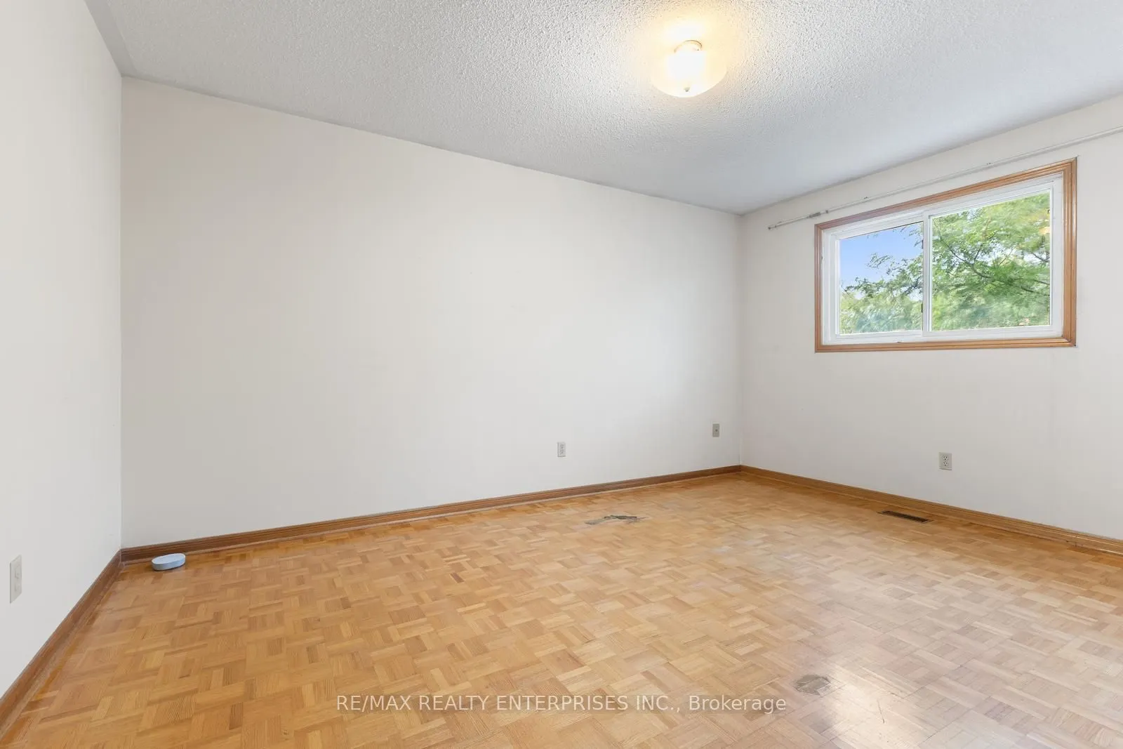 2941 Caradoc Lane