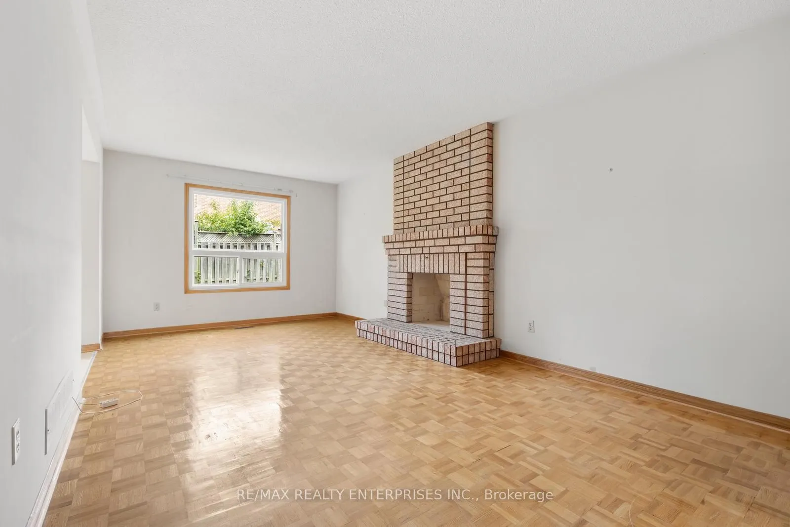 2941 Caradoc Lane