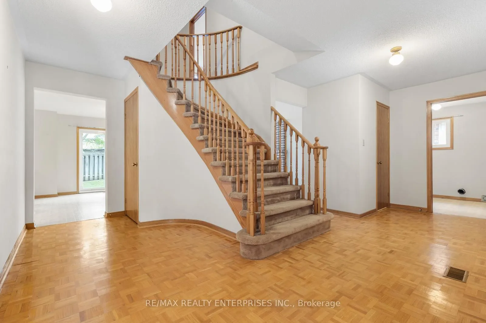 2941 Caradoc Lane