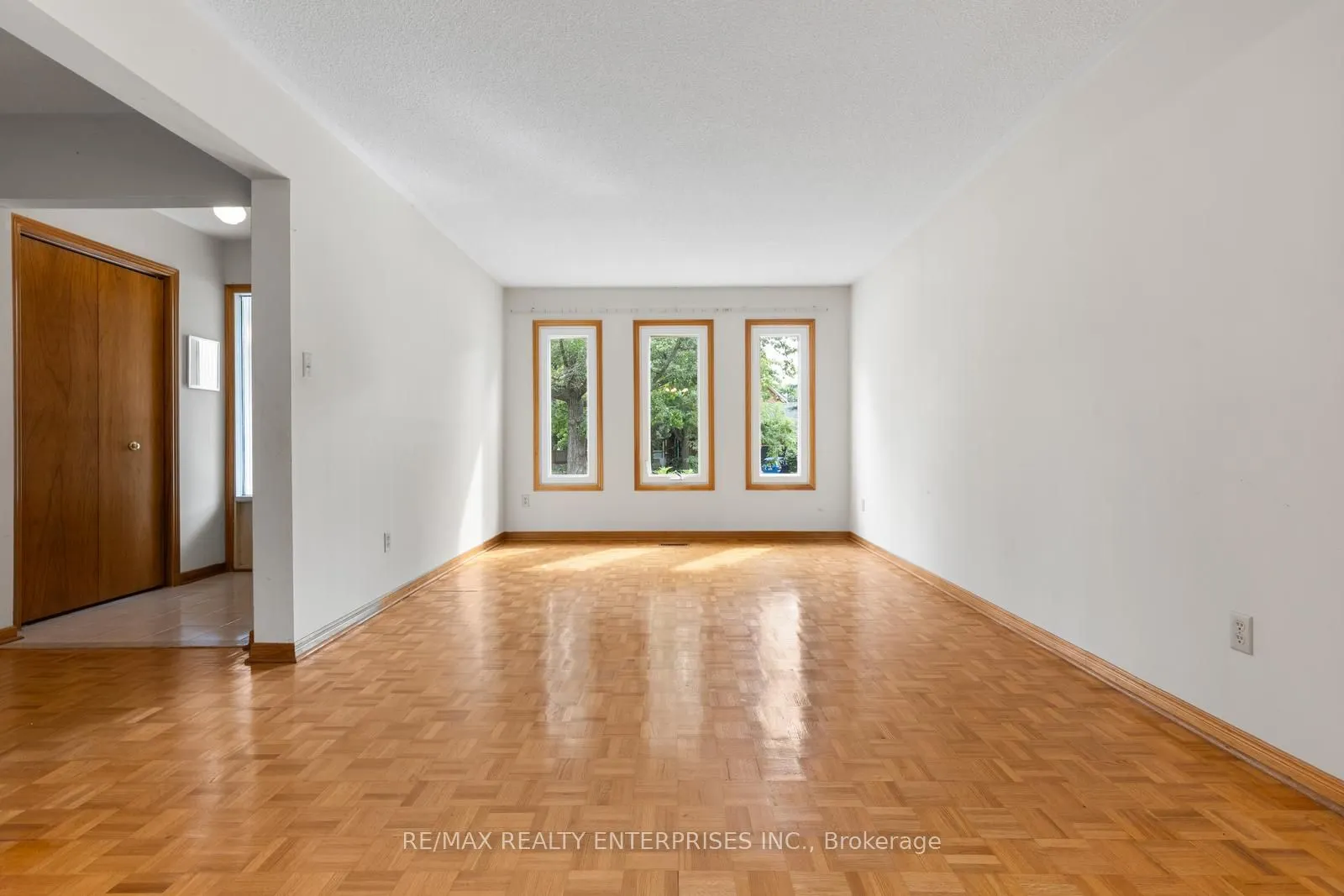 2941 Caradoc Lane