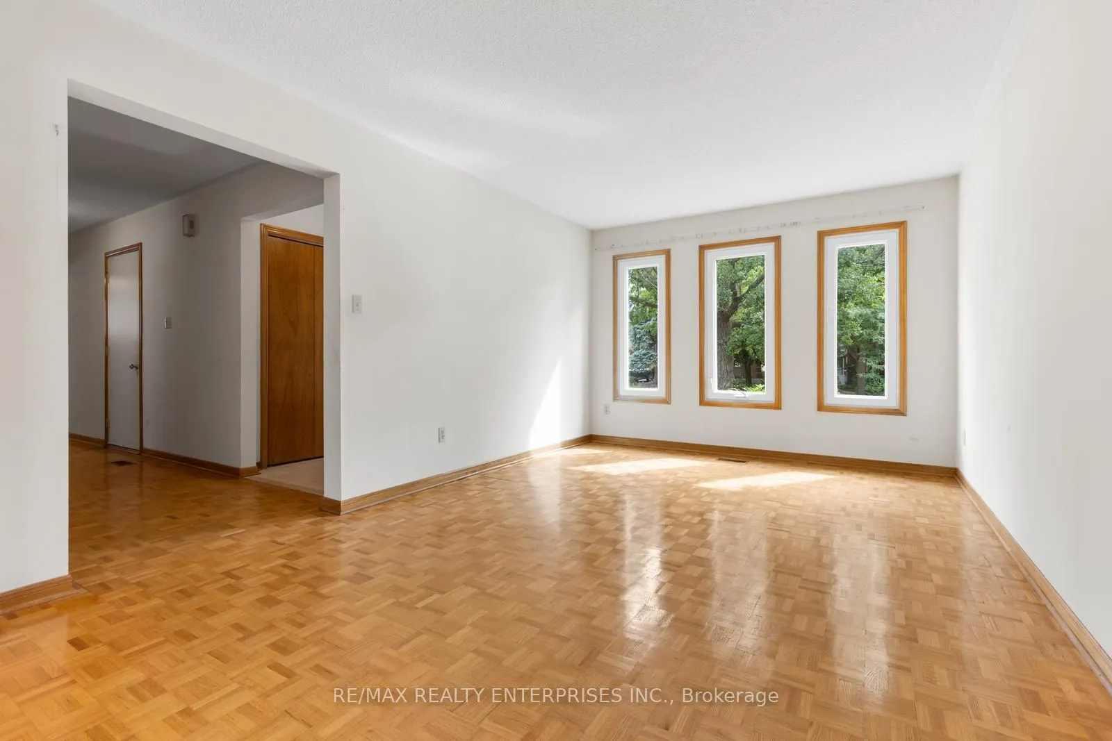 2941 Caradoc Lane