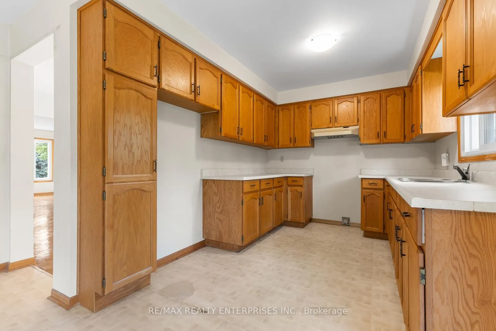 2941 Caradoc Lane