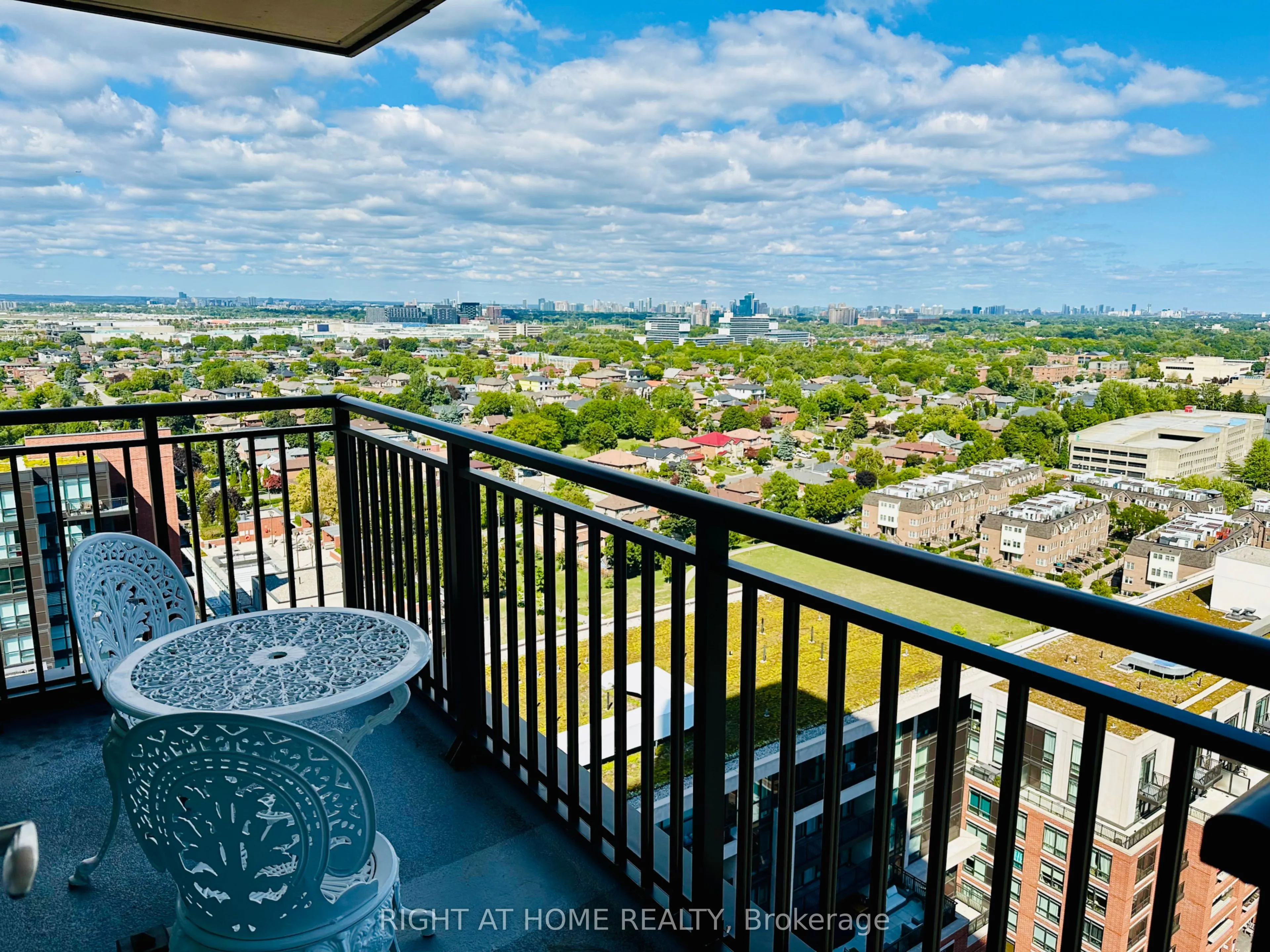 830 Lawrence Avenue W, #2004