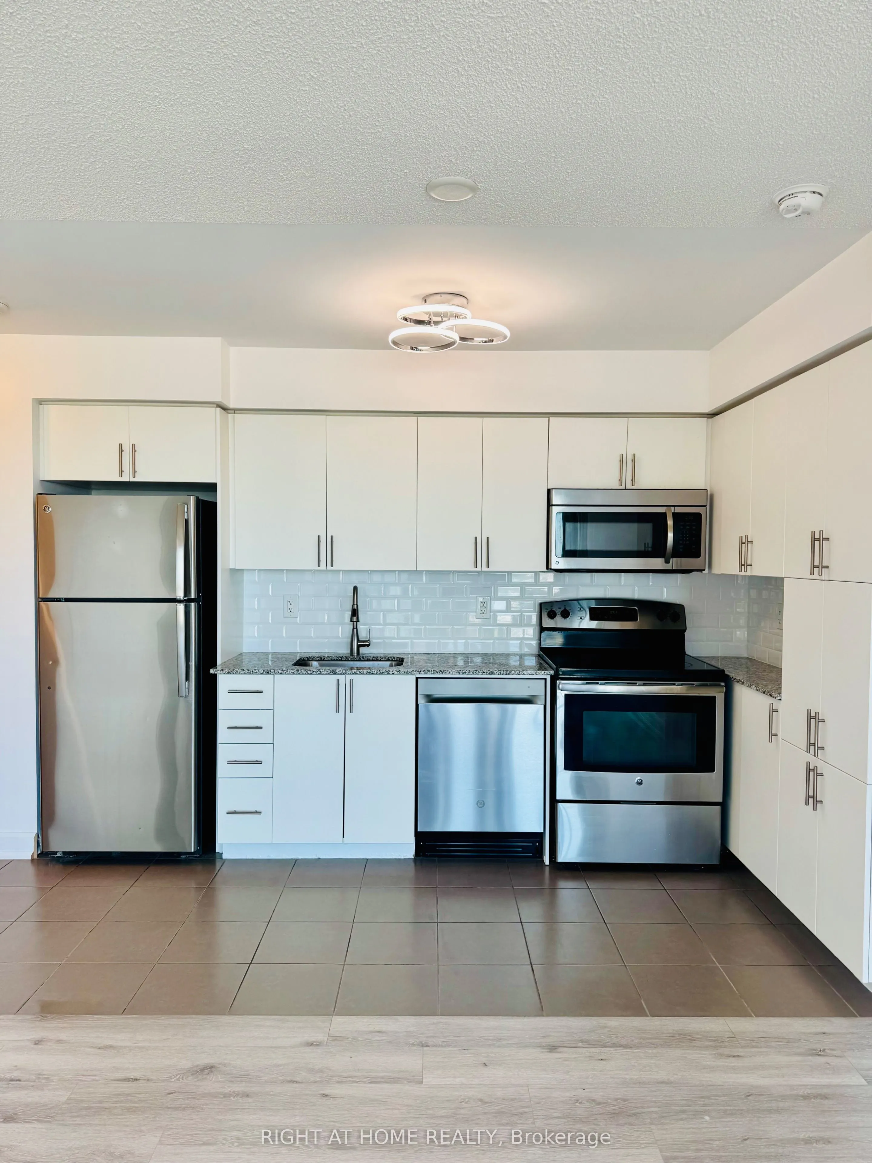 830 Lawrence Avenue W, #2004