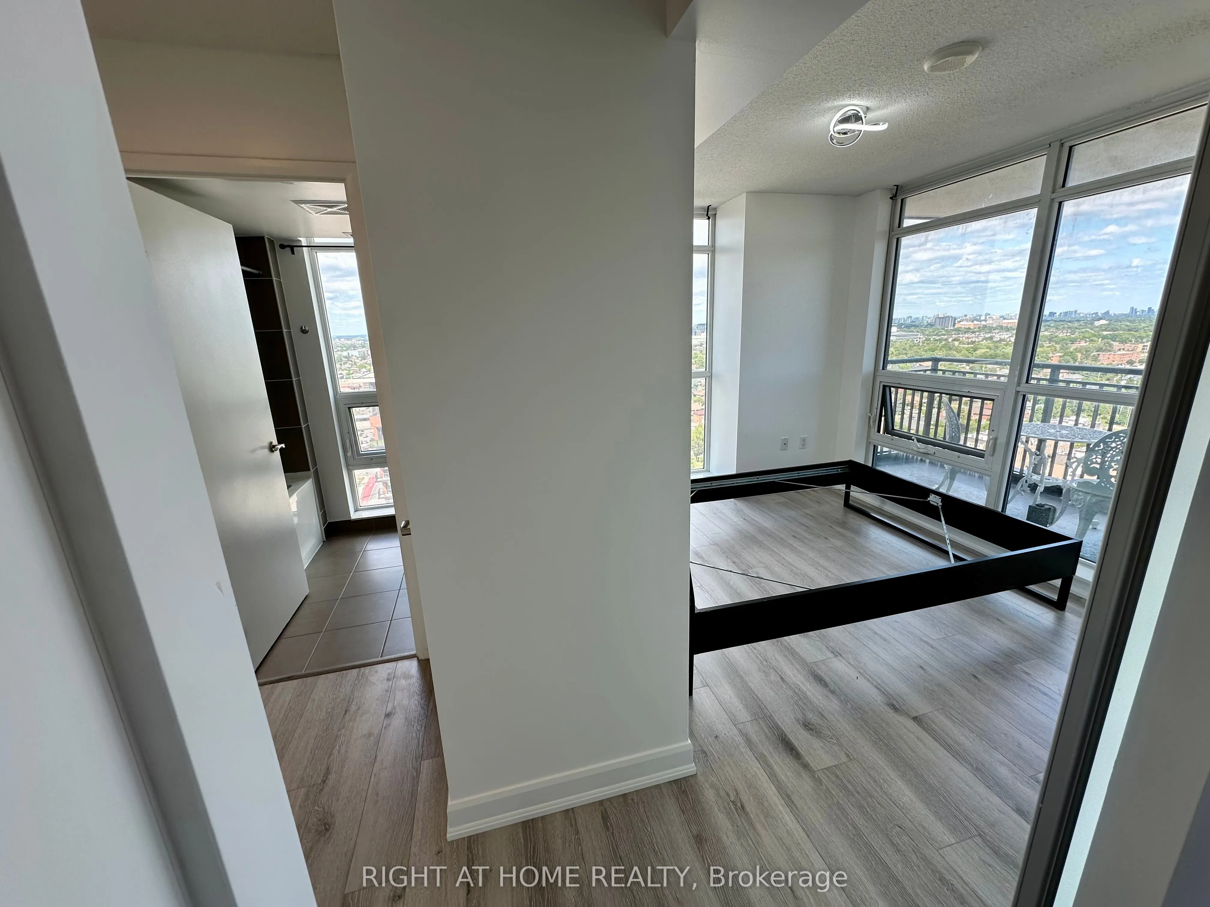 830 Lawrence Avenue W, #2004