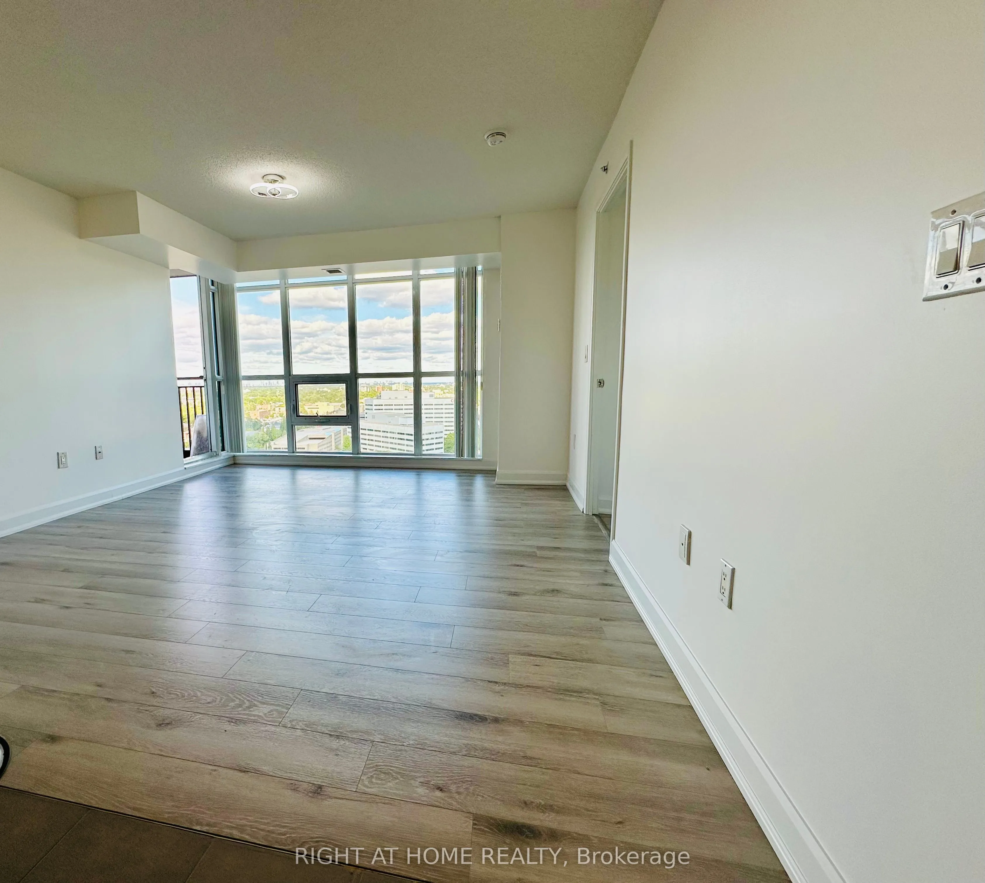 830 Lawrence Avenue W, #2004