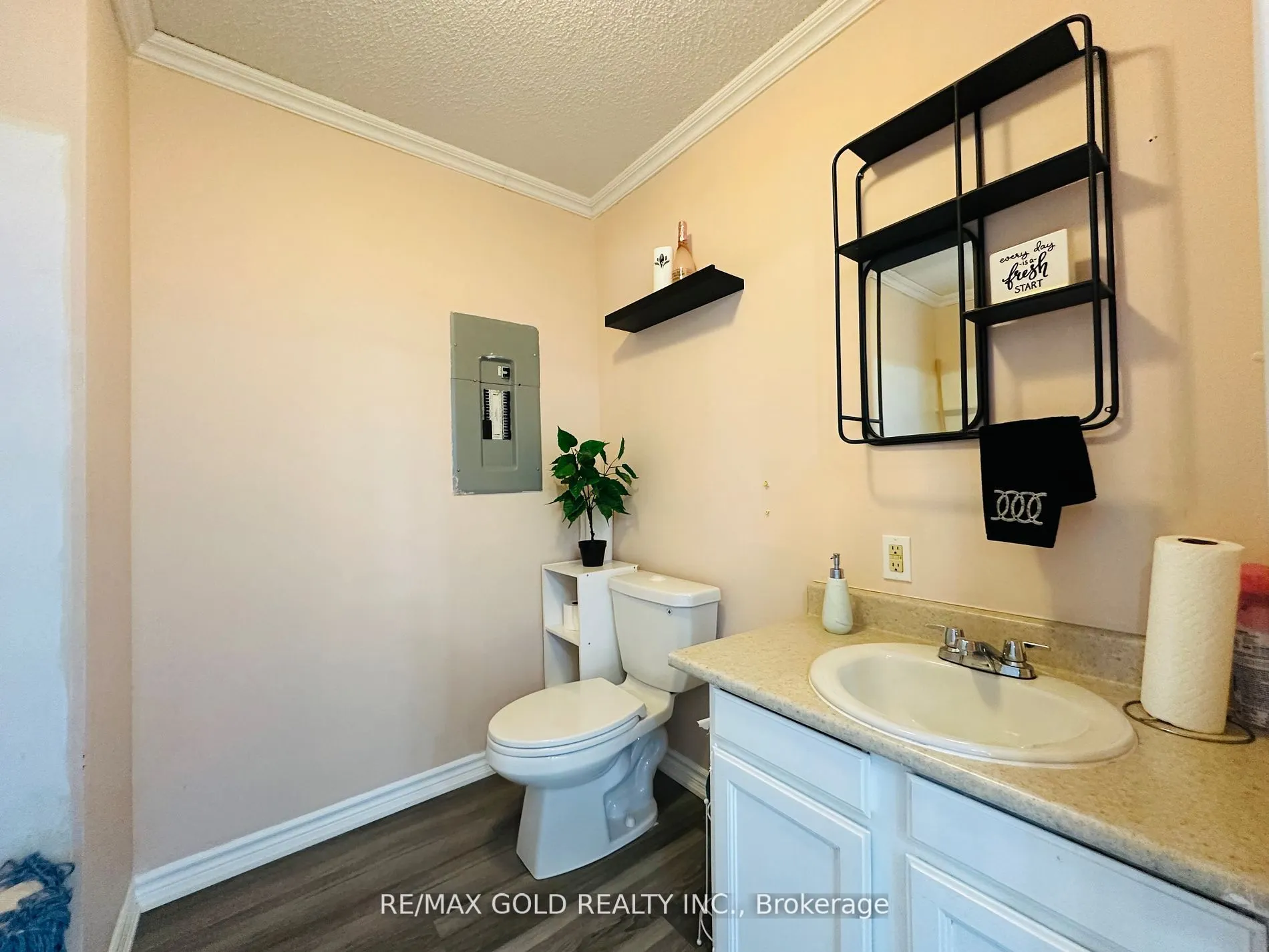 43 Main Street S, #2B