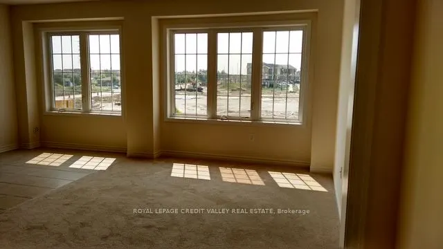 48 Bannister Court