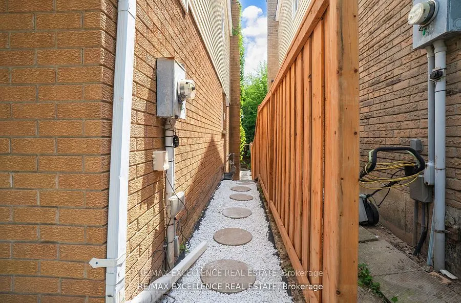2317 GREENBANK Trail