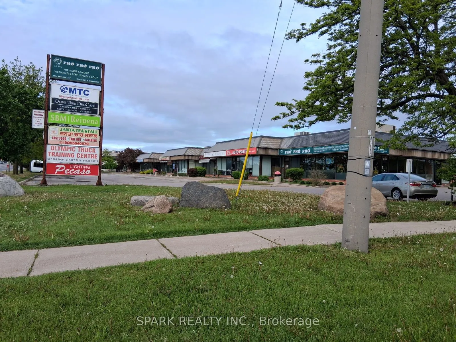 1115 Derry Road E