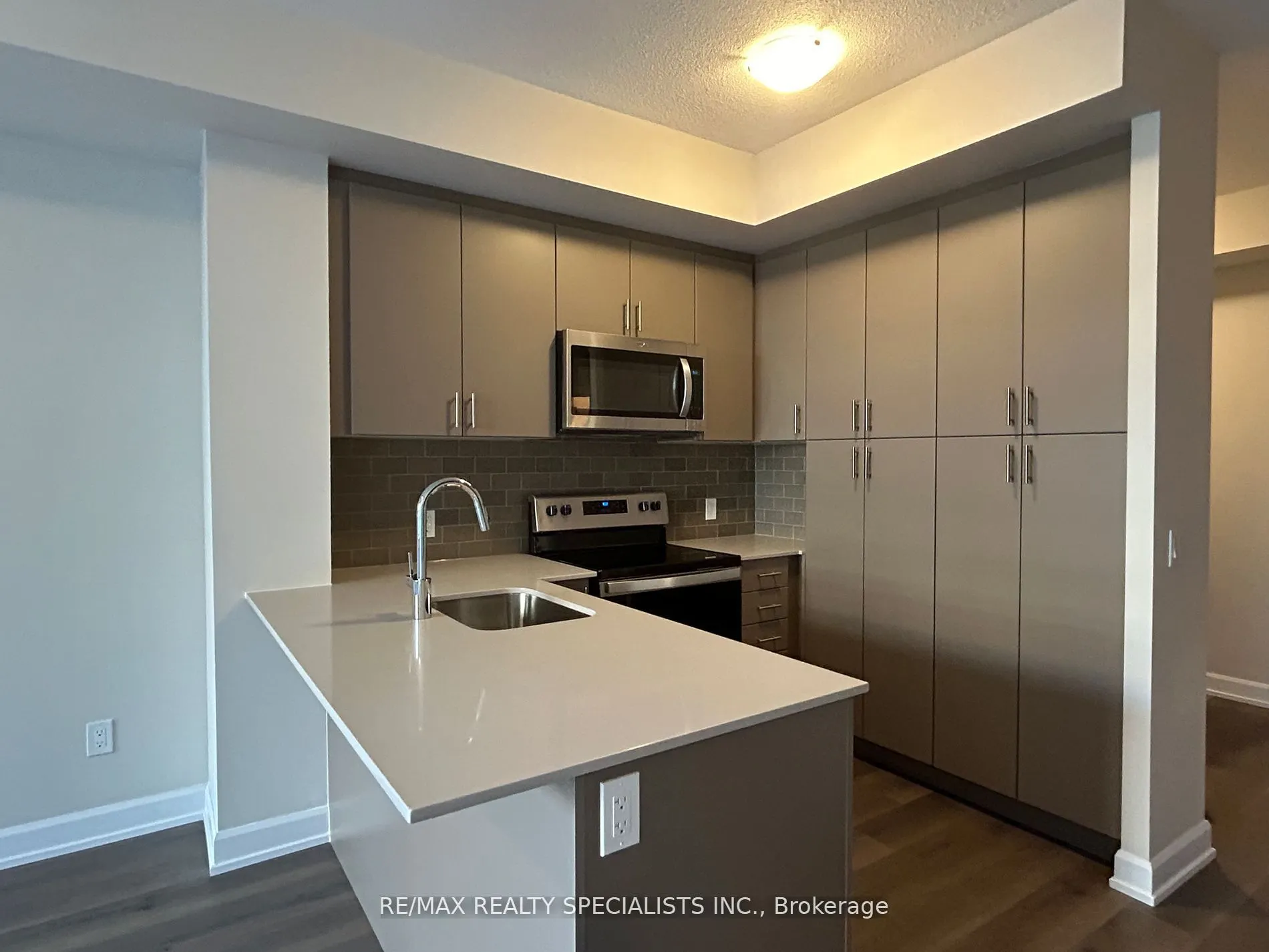 3220 William Colston Avenue, #519