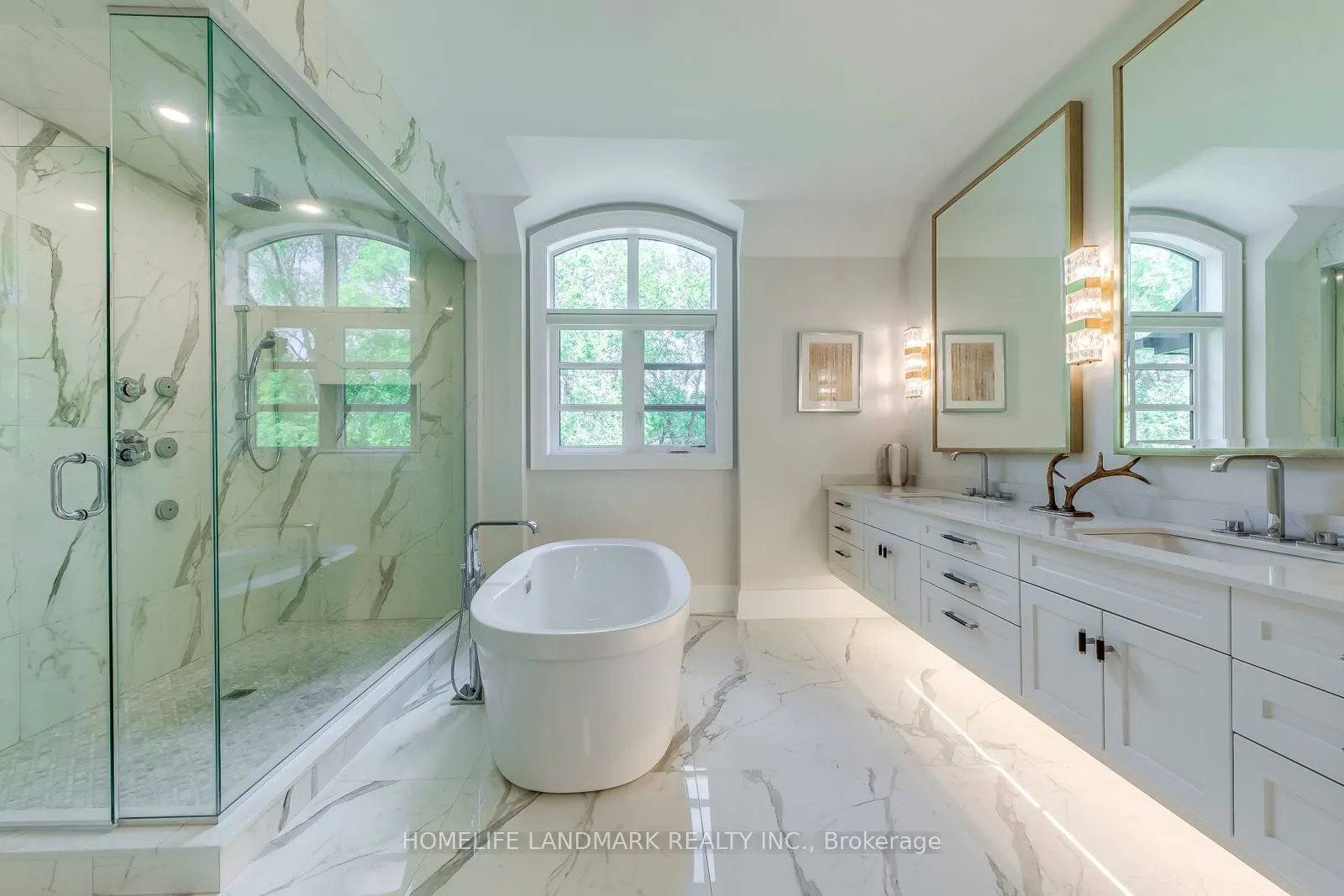 1199 Lakeshore Road W
