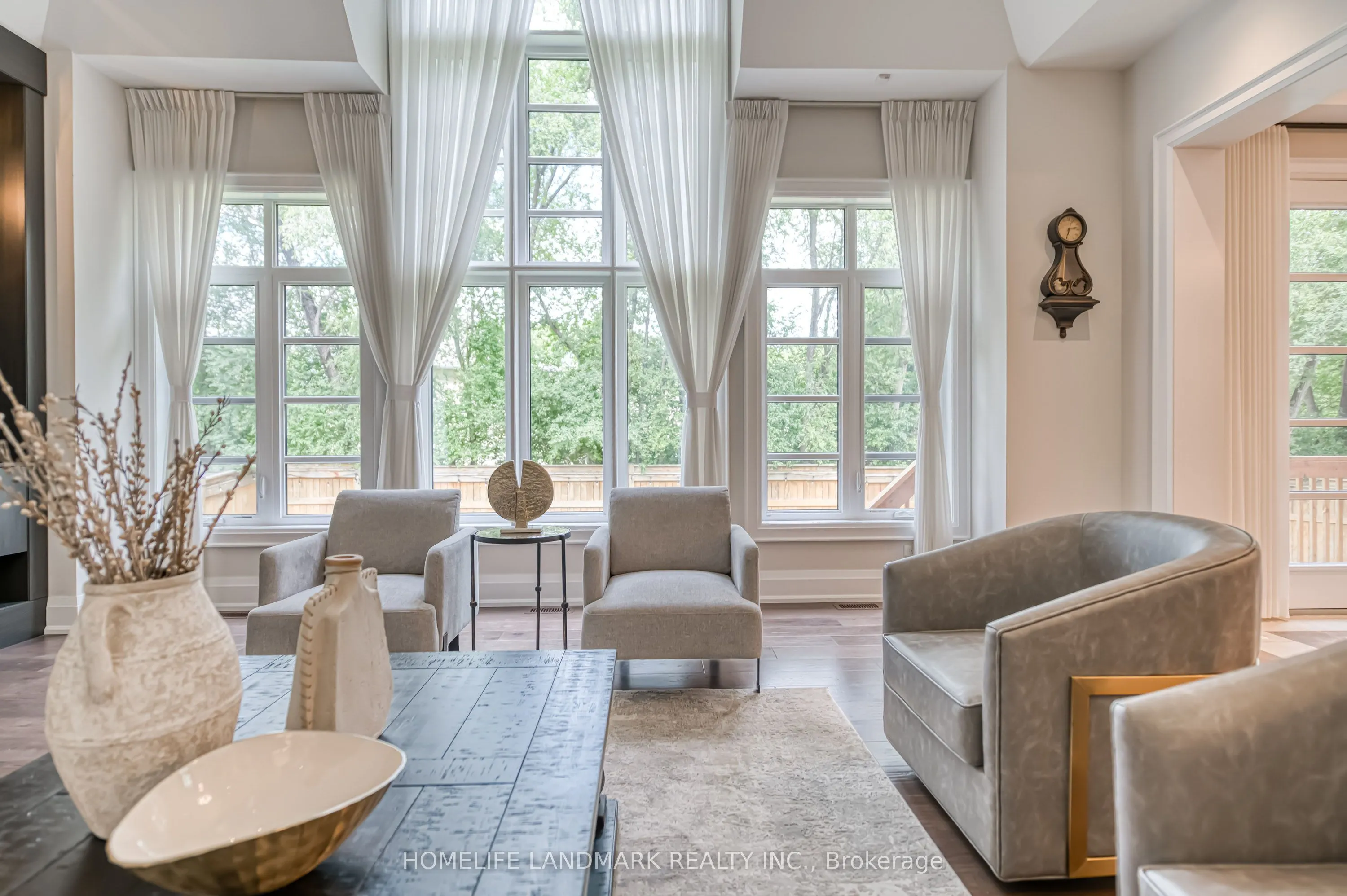 1199 Lakeshore Road W